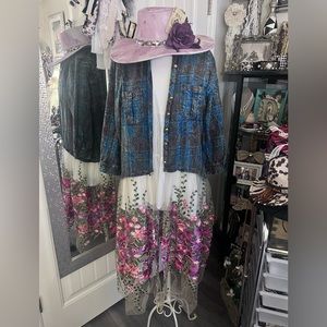 Gorgeous embroidered bottom Shacket style duster